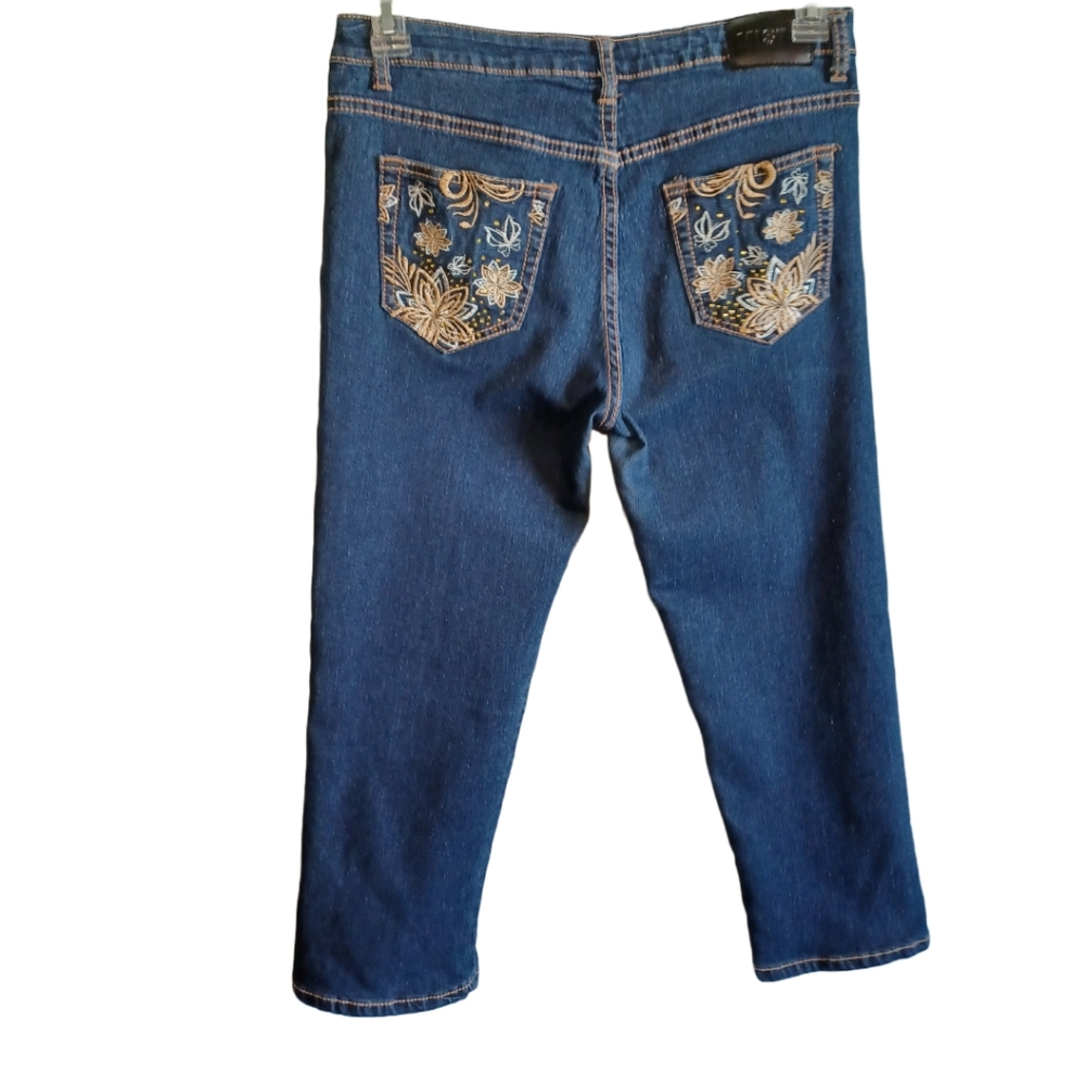 Women's Miste Denim Embroidery Jean Capri